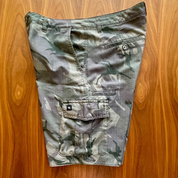 RIP CURL Mirage Boardwalk Camo Board Shorts- Mens 34 - Picture 5 of 8